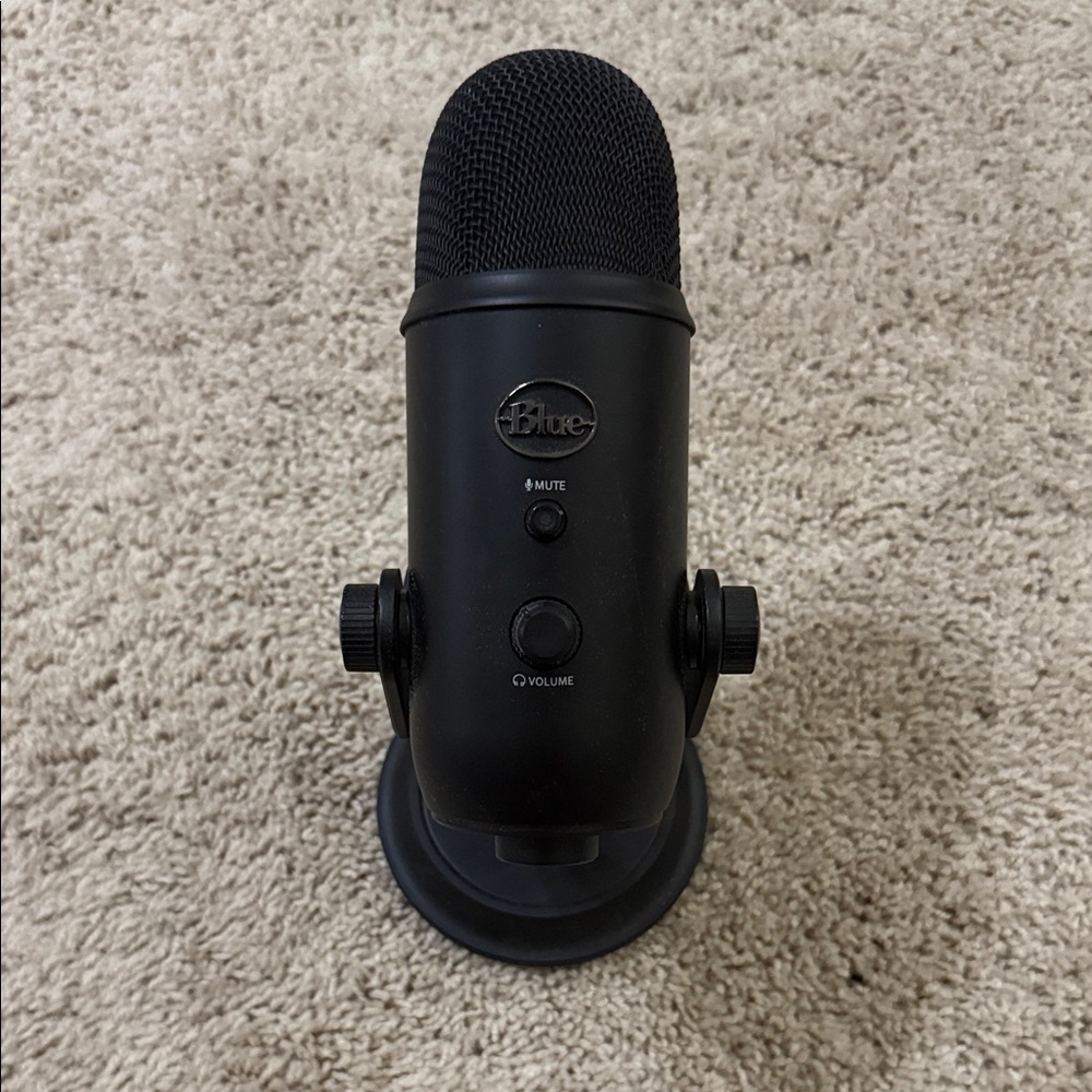 Yeti Blue Black USB Microphone for Streaming